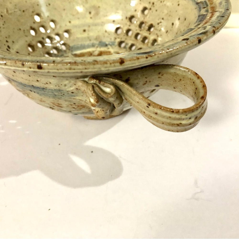 Ceramic Berry bowl - Picture 4 of 7